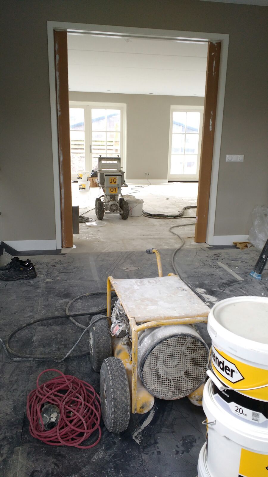 Spuitwerk Bander Crystal KV in Aalsmeer 8 Brander-crystal-kv-spuitwerk-aalsmeer-kleuren-7509-7044-7 - j & e stukadoors noordwijkerhout