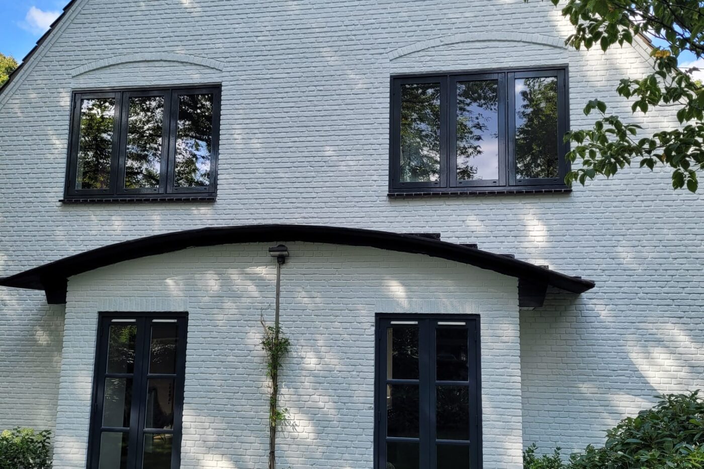 Stukadoor Aerdenhout voor woning en renovatie 1 Woninggevel bij een uitgevoerde opdracht in Aerdenhout