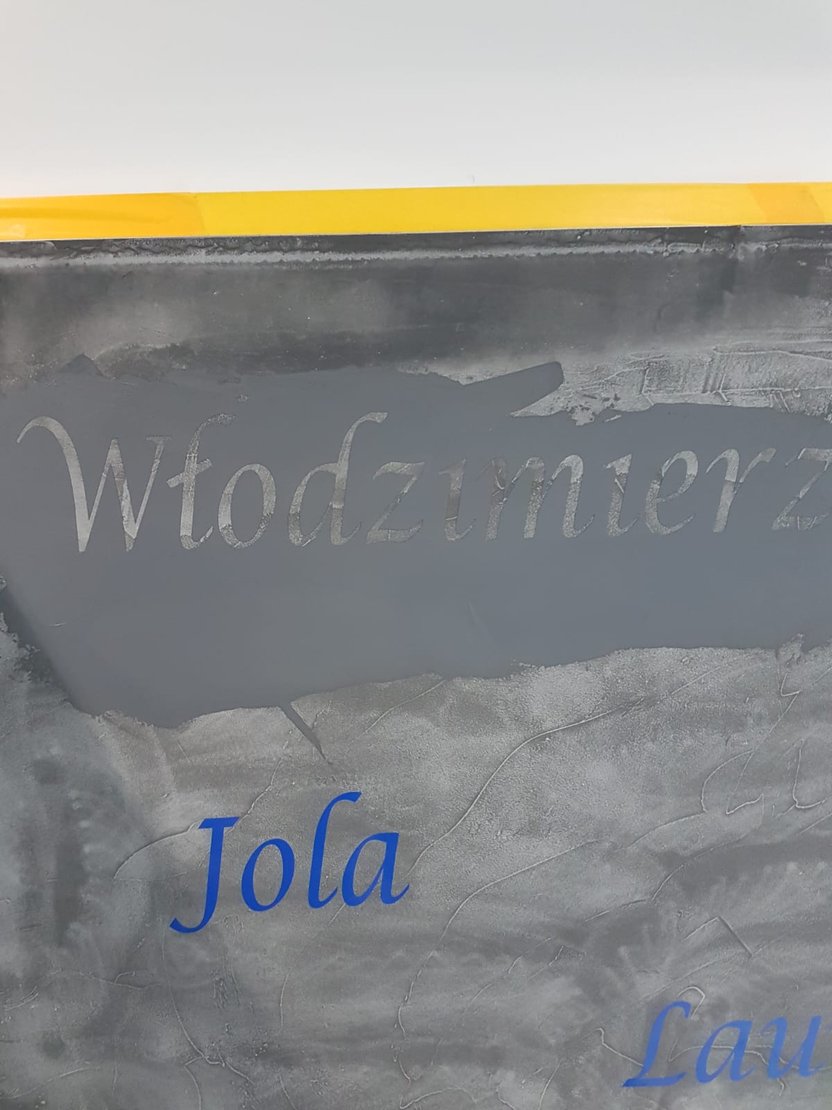 Beton Ciré met kindernamen 2 svg%3E