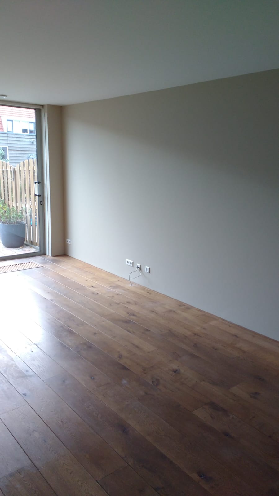 Plafond en wanden gestuct / Spuitwerk in kleur 4 Wand in kleur sauswerk