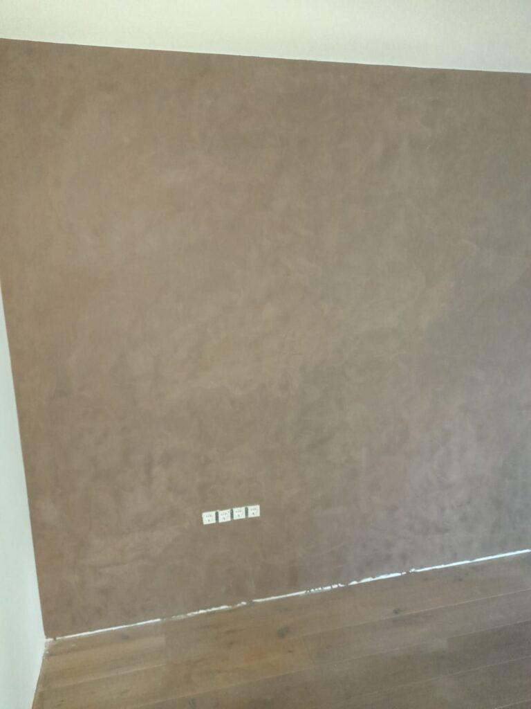 Stucco Matt, gesaust en gespoten 2 wand met decoratieve muurverf,
