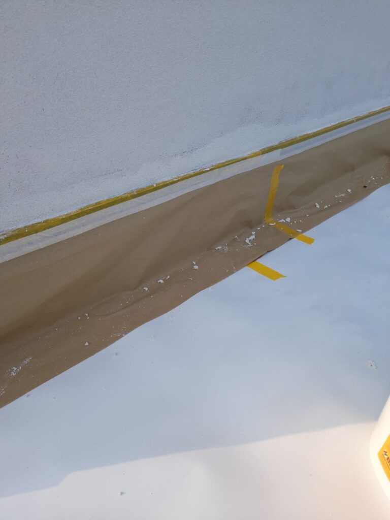 Buitengevel herstellen 4 Gevel-schoonspuiten-repareren-2x-sausen-buitenlatex-1 - j & e stukadoors noordwijkerhout