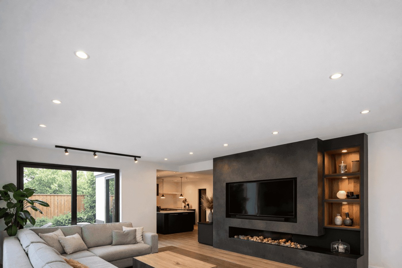 Stukadoor Amsterdam voor woning en appartement 1 Licht plafond in een woning na professioneel spuitwerk
