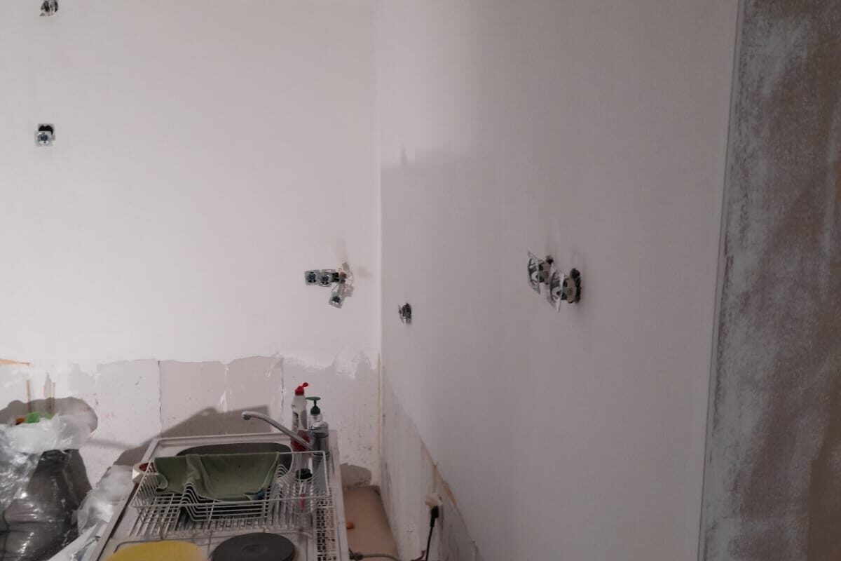 Strak gesausde wand bij een uitgevoerde werkzaamheden in een woning in Zoetermeer